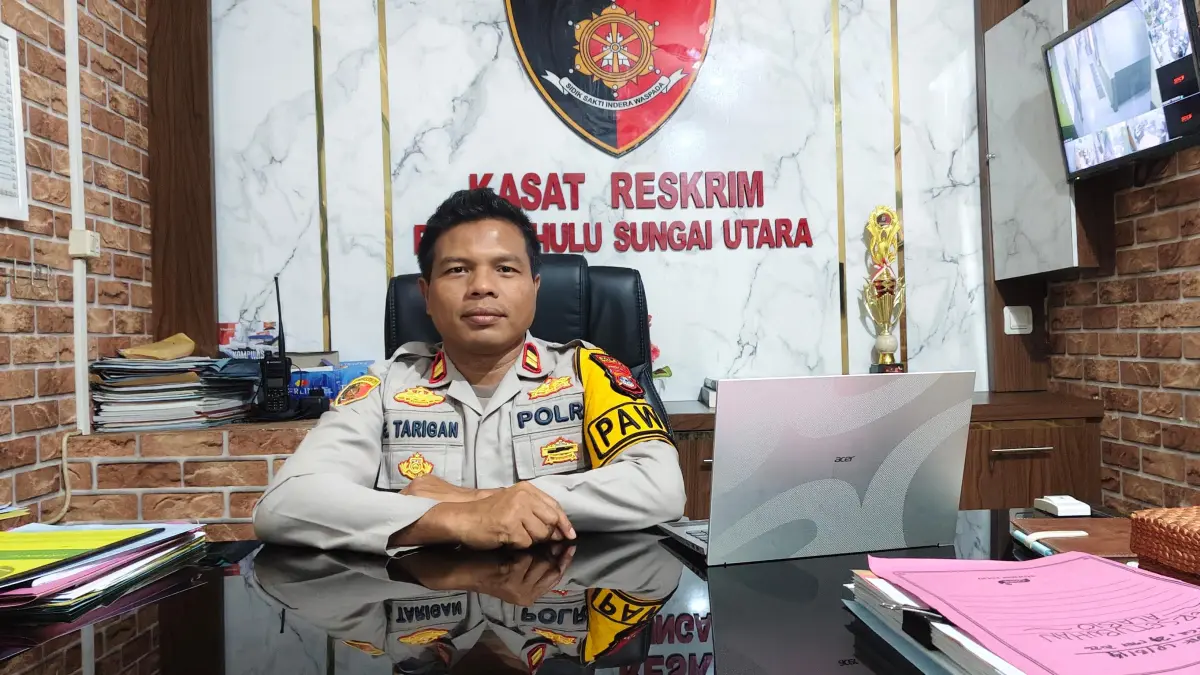 Kasat Reskrim Polres HSU Iptu Firdaus memberikan keterangan perihal kasus dugaan persetubuhan anak. (M. Akbar/Radar Banjarmasin) 