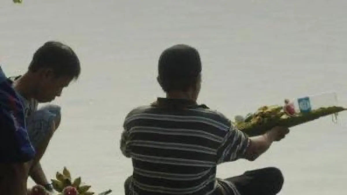MELABUH: Ritual warisan masyarakat Banjar yang masih dilestarikan sebagai bagian dari kearifan lokal dan budaya spiritual.