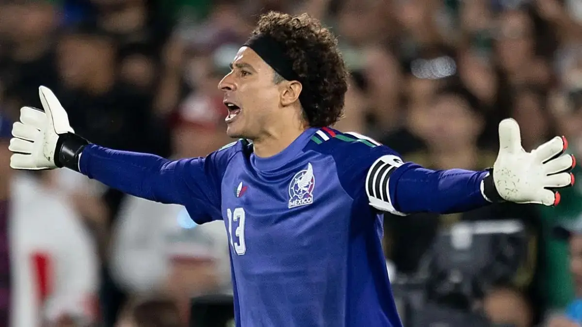 MEMIMPIN: Guillermo Ochoa memimpin skuad Timnas Meksiko untuk tampil di Piala Dunia 2026 yang digelar di hadapan pendukung sendiri. (Instagram @yosoy8a)