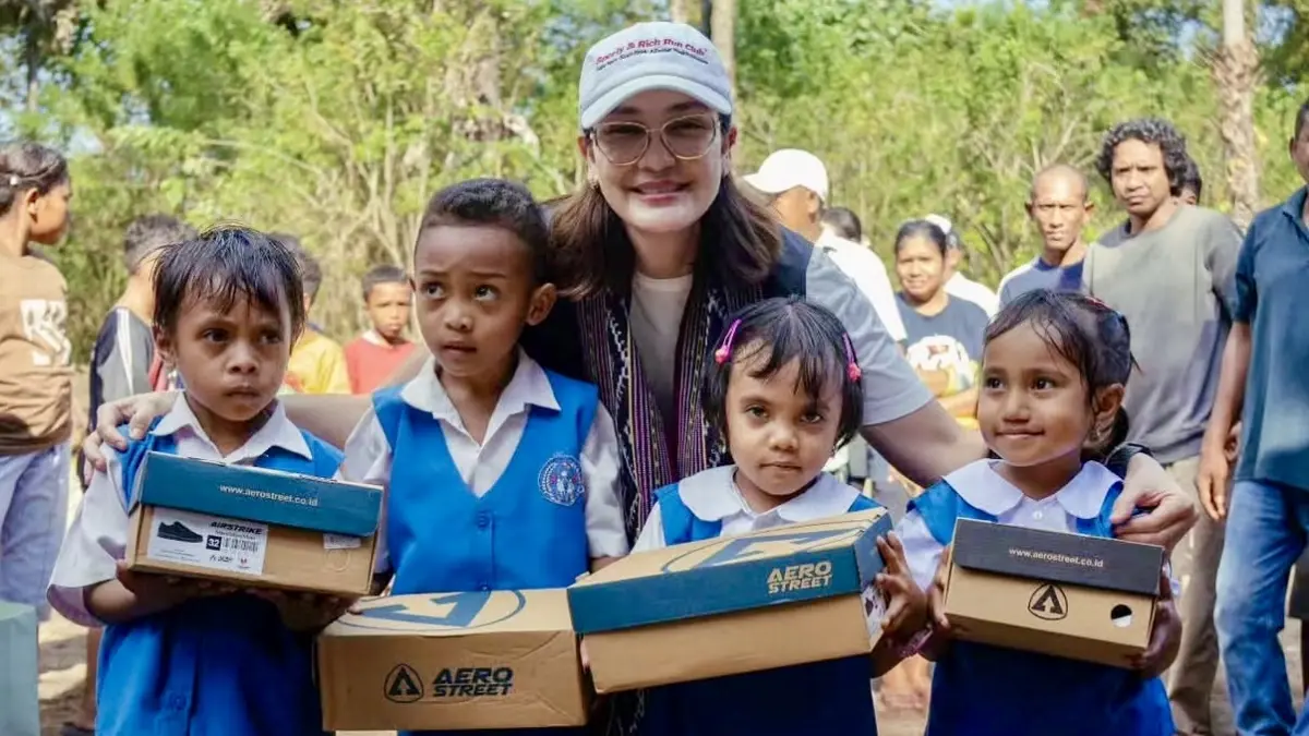 BANGUN SEKOLAH: Luna Maya membangun TK Sinar Watugong di Flores, NTT. (Foto: Instagram)