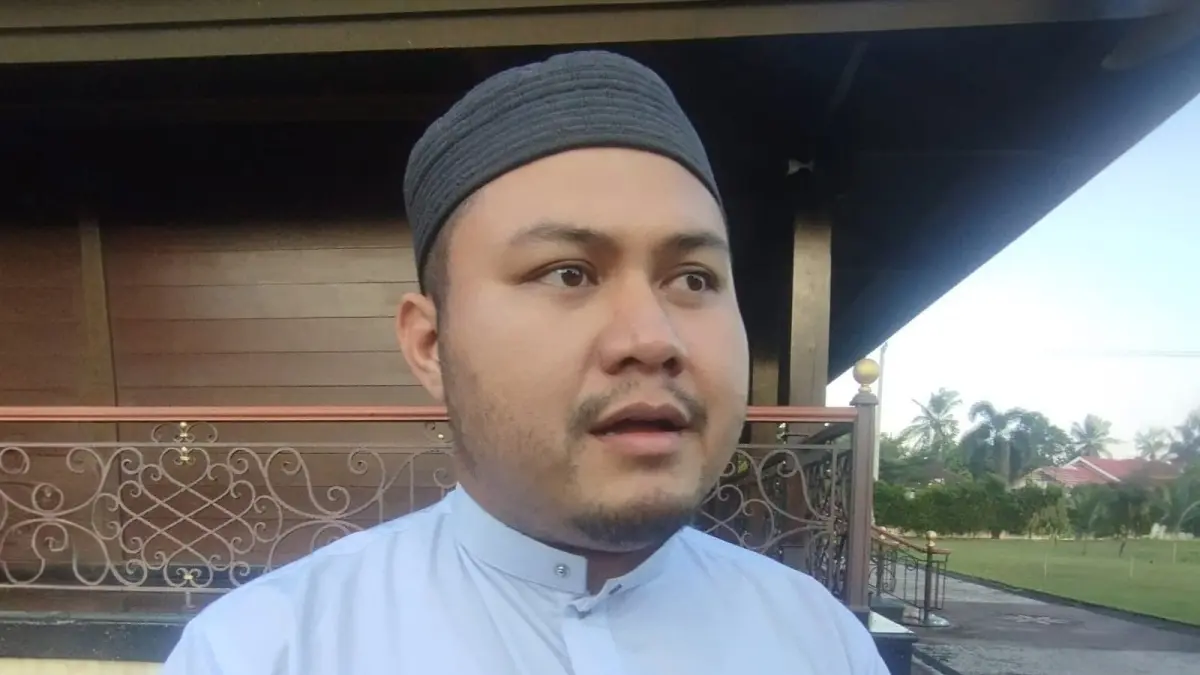 JADI ATENSI: Anggota Tim Fatwa MUI Kabupaten Banjar, Ustaz Ali Husein, saat menyampaikan pandangannya terkait kasus &nbsp;radikalisme remaja di Kabupaten Banjar. (FADLAN ZAKIRI/RADAR BANJARMASIN)