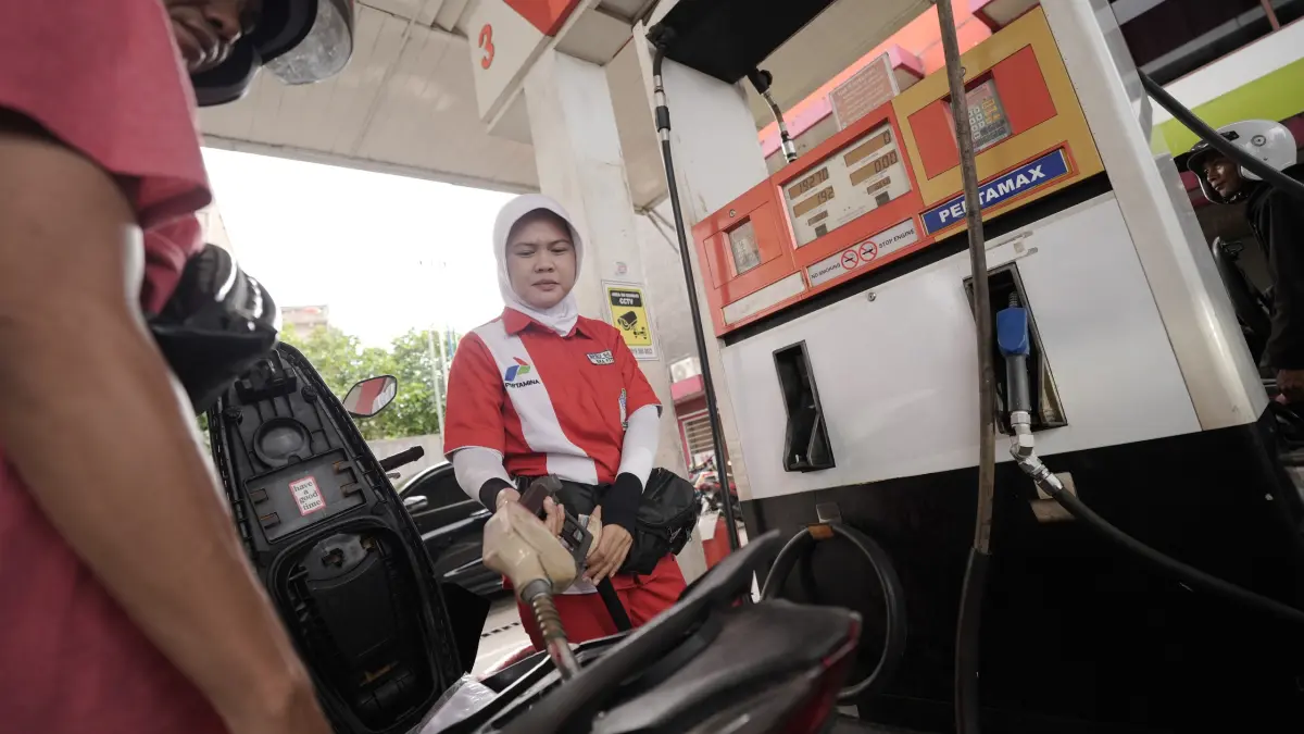 NORMAL: Penyaluran Pertalite di Kalsel tetap normal meski informasi produk Pertalite di papan informasi (totem) SPBU tidak tersedia.(Foto: Pertamina)