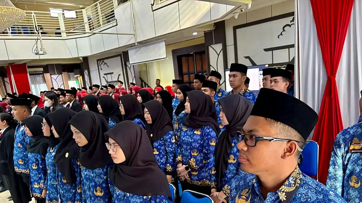 ASN di lingkungan Pemko Banjarmasin. Tambahan Penghasilan Pegawai (TPP) berpotensi dipangkas pada 2027 karena porsi belanja pegawai telah mencapai 34 persen dari total APBD.(Dokumen Radar Banjarmasin)