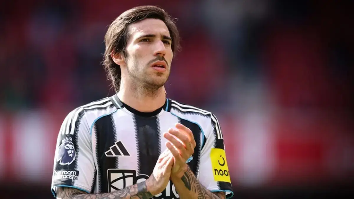RESMI: Tottenham Hotspur resmi mengumumkan perekrutan Sandro Tonali dari Newcastle United.&nbsp;