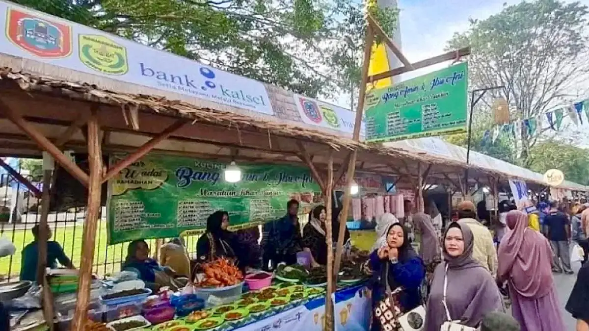 ADA PERDANYA: Produk olahan Industri Kecil dan Menengah (IKM) di Kota Banjarmasin kini didorong wajib mengantongi sertifikat halal menyusul disahkannya Perda Fasilitasi Pembinaan dan Pengawasan Produk Aman dan Halal. Pemerintah juga menyiapkan pembinaan dan pendampingan bagi pelaku usaha.(Foto: Dok Radar Banjarmasin)