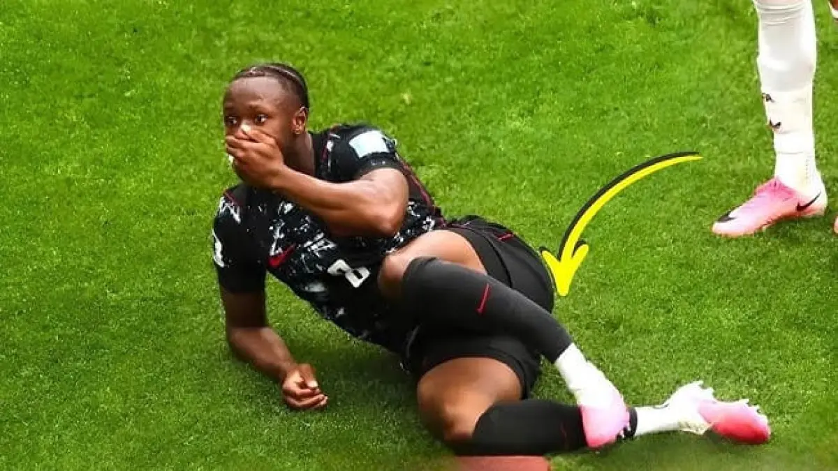 Gelandang Kanada Ismaël Koné dibopong keluar lapangan menggunakan tandu setelah mengalami patah tulang tibia-fibula dalam laga Kanada kontra Qatar di Vancouver, 18 Juni 2026. Fisioterapis olahraga Akhmad Ferdian menjelaskan bahwa pemulihan cedera seberat ini membutuhkan waktu enam hingga sembilan bulan, dan operasi yang sukses hanyalah titik awal dari proses rehabilitasi yang panjang. (dok web)