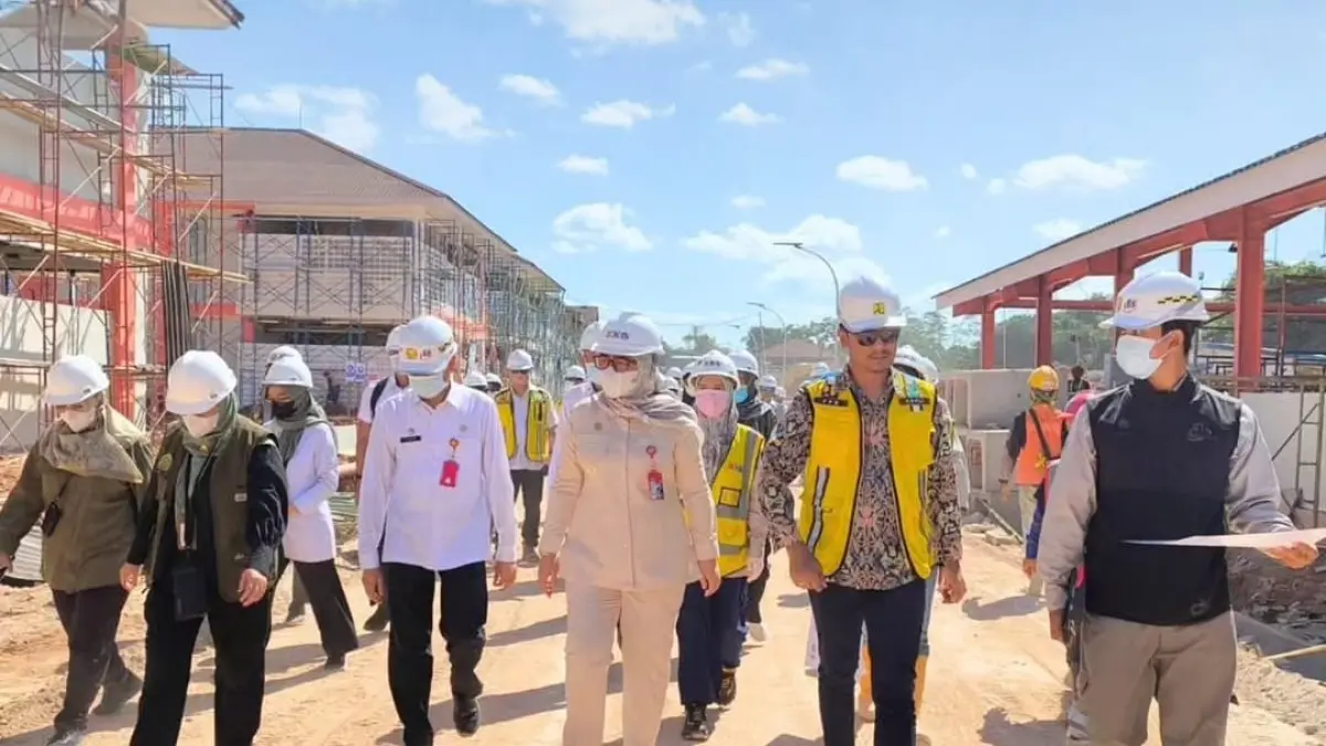 Kunjungan Wali Kota Banjarbaru Lisa Halaby ke Sekolah Rakyat Banjarbaru (prokopim untuk Radar Banjarmasin)