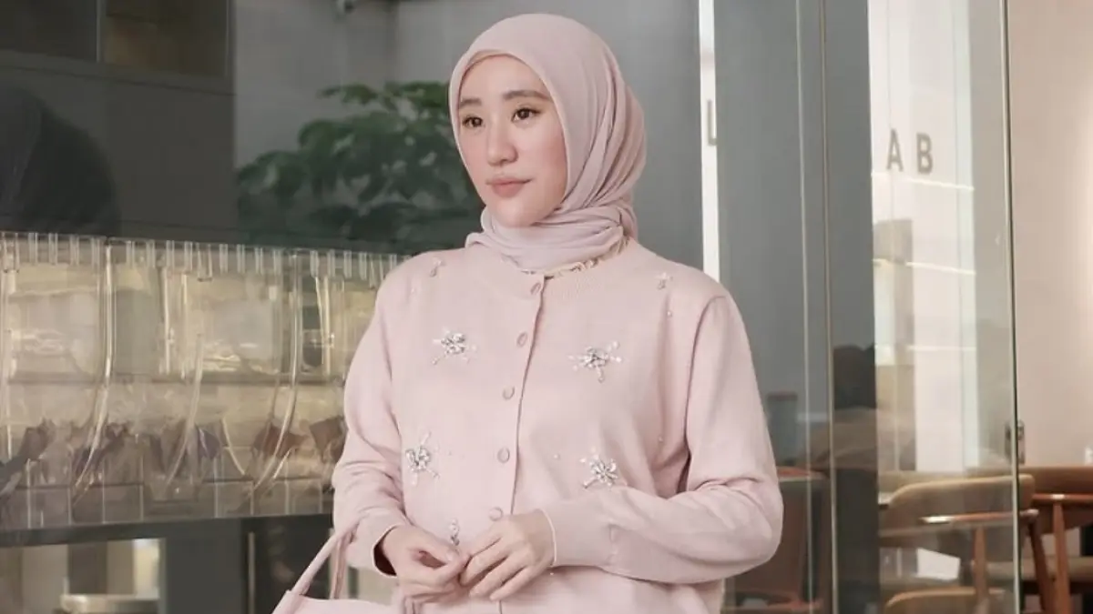 BISNIS: Larissa Chou mempersiapkan bisnis baru pasca bercerai dengan Ikram Rosadi. (Foto: Instagram)