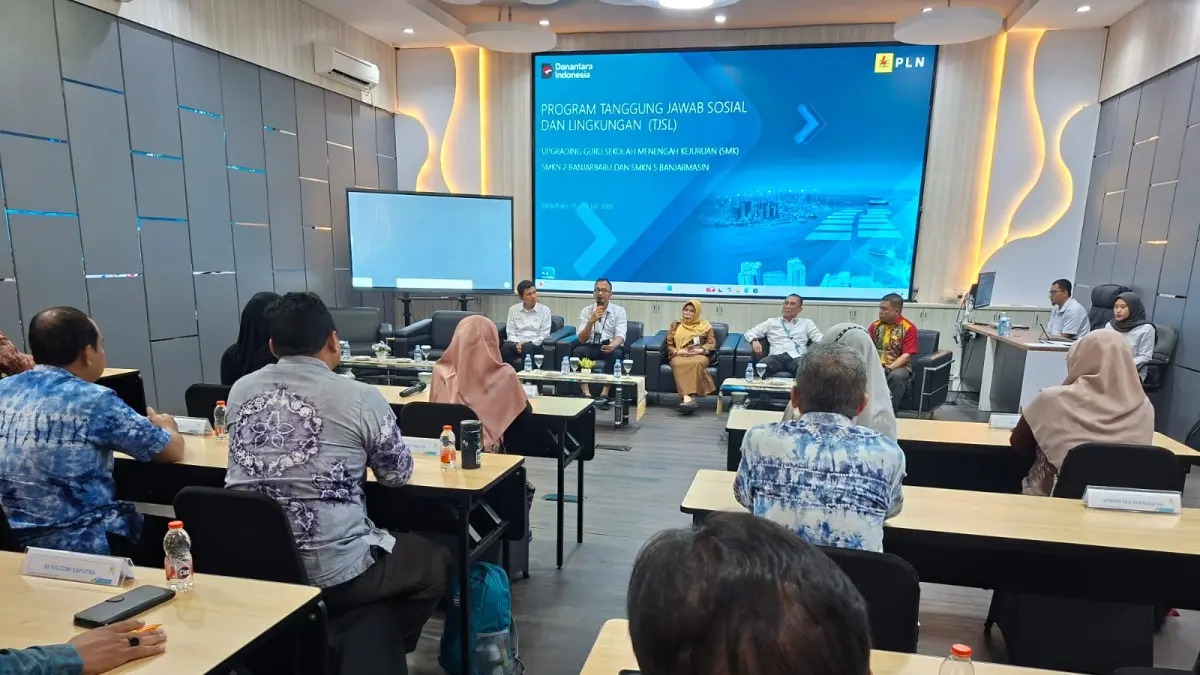 PEMBUKAAN: Manajer UPDL Banjarbaru, Satria Indraprasta  membuka Program TJSL Upgrading Guru SMK Tahun 2026 di Aula UPDL Banjarbaru.