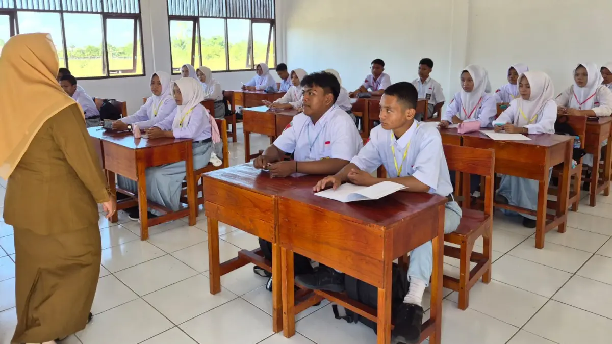 PERDANA : Para siswa SMAN 2 Pelaihari saat mengikuti kegiatan MPLS (Masa Pengenalan Lingkungan Sekolah), Selasa (14/7/2026).