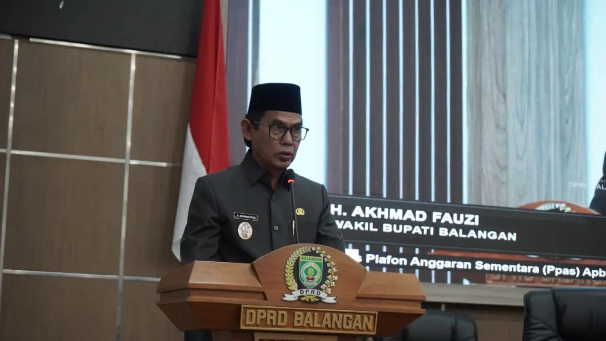 ARAH PEMBANGUNAN: Wakil Bupati Balangan, Akhmad Fauzi saat memberikan penjelasan terkait kerangka prioritas pembangunan dan proyeksi APBD senilai Rp2,79 triliun untuk tahun anggaran 2027. (M Dirga/Radar Banjarmasin)