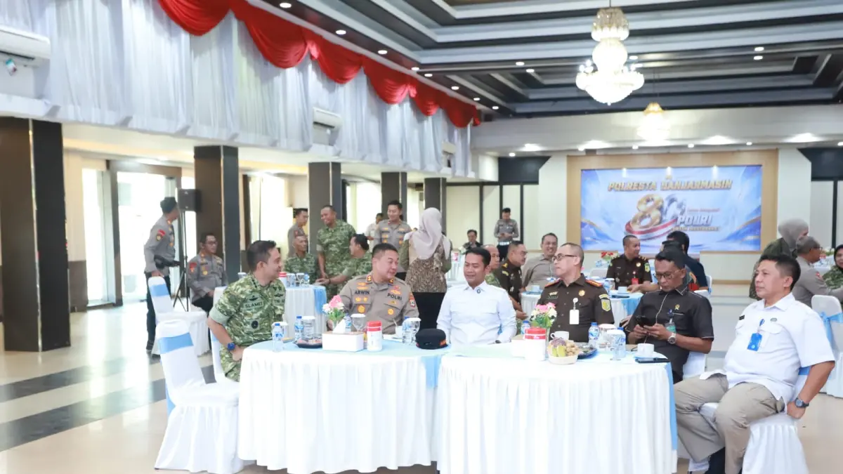 SINERGI: Forkopimda Kota Banjarmasin mengikuti coffee morning di Aula Mathilda Batlayeri Polresta Banjarmasin.//humas untuk radar