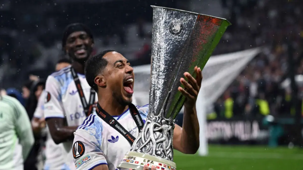 UTAMA: Manchester United mengutamakan transfer Youri Tielemans setelah menunda perekrutan Ederson dari Atalanta.