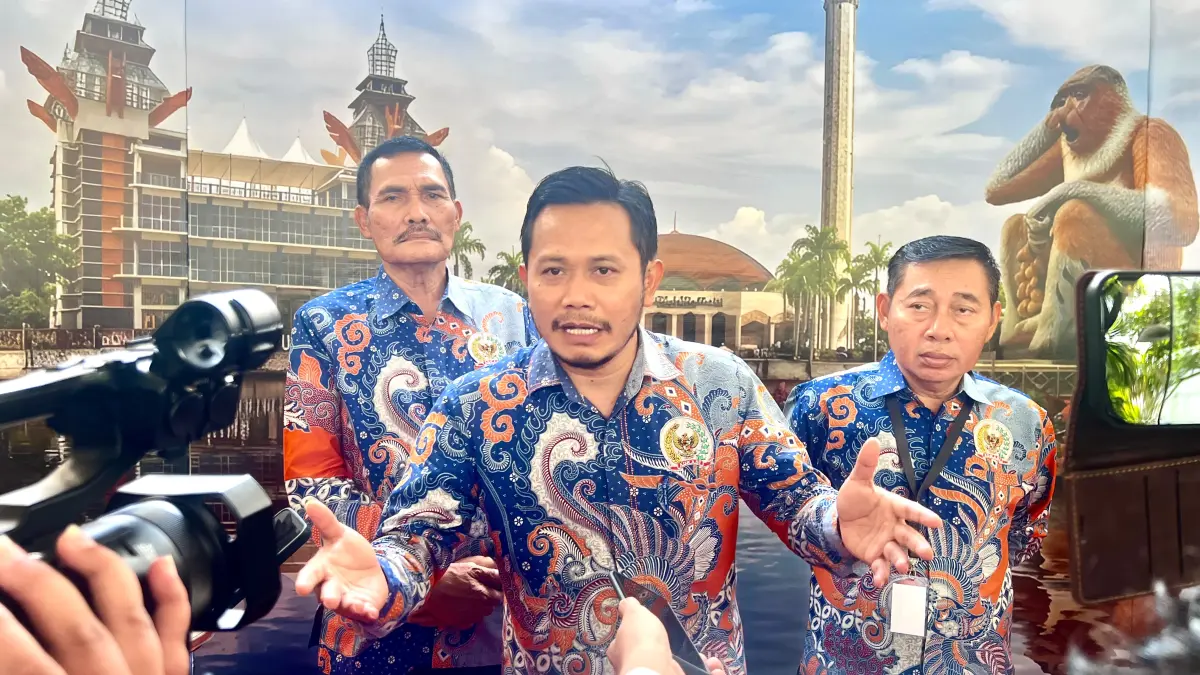 Ketua Umum Adkasi, Siswanto, menegaskan bahwa kelemahan pengawasan DPRD telah membuka celah bagi praktik korupsi kepala daerah. (M. Oscar Fraby/RADAR BANJARMASIN)