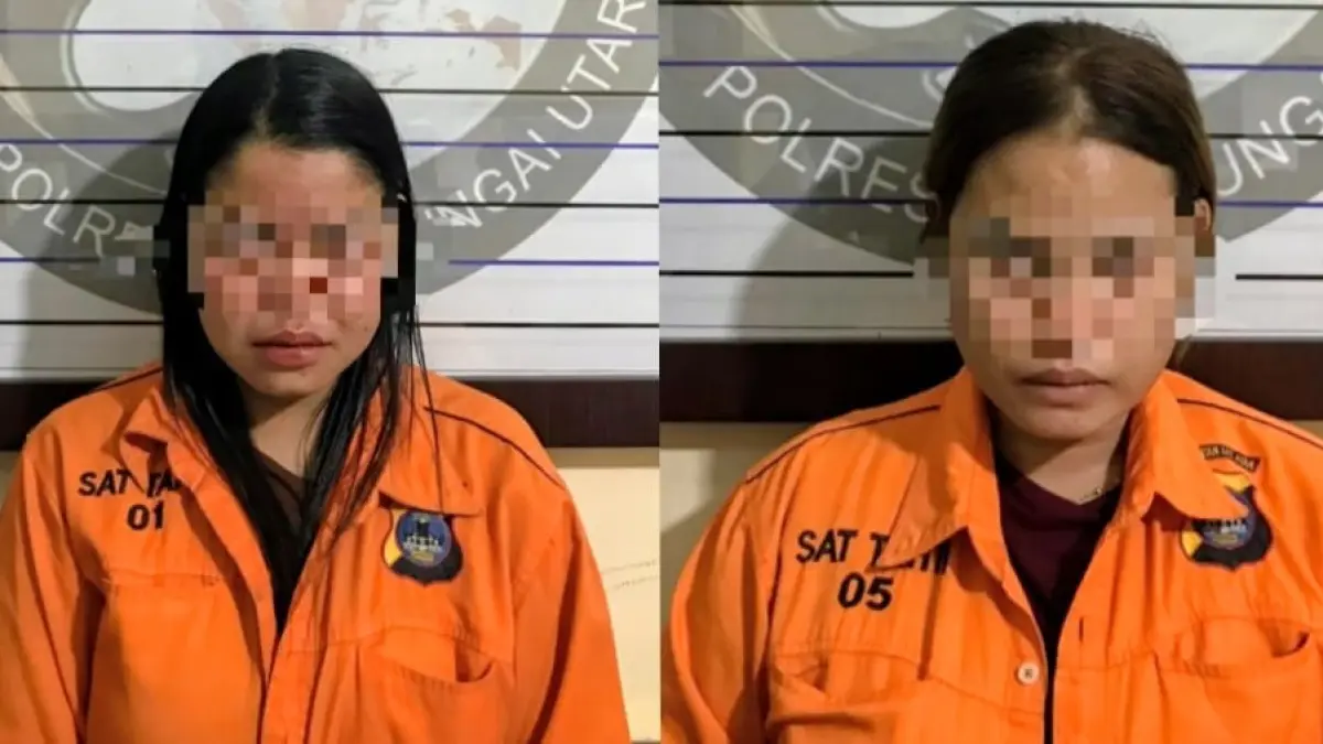 NARKOBA: Dua perempuan&nbsp;IS (25) dan E (27) tahun diduga terlibat peredaran narkotika jenis ekstasi diamankan Satresnarkoba Polres HSU beserta barang bukti empat butir ekstasi, telepon genggam, uang tunai, dan motor.