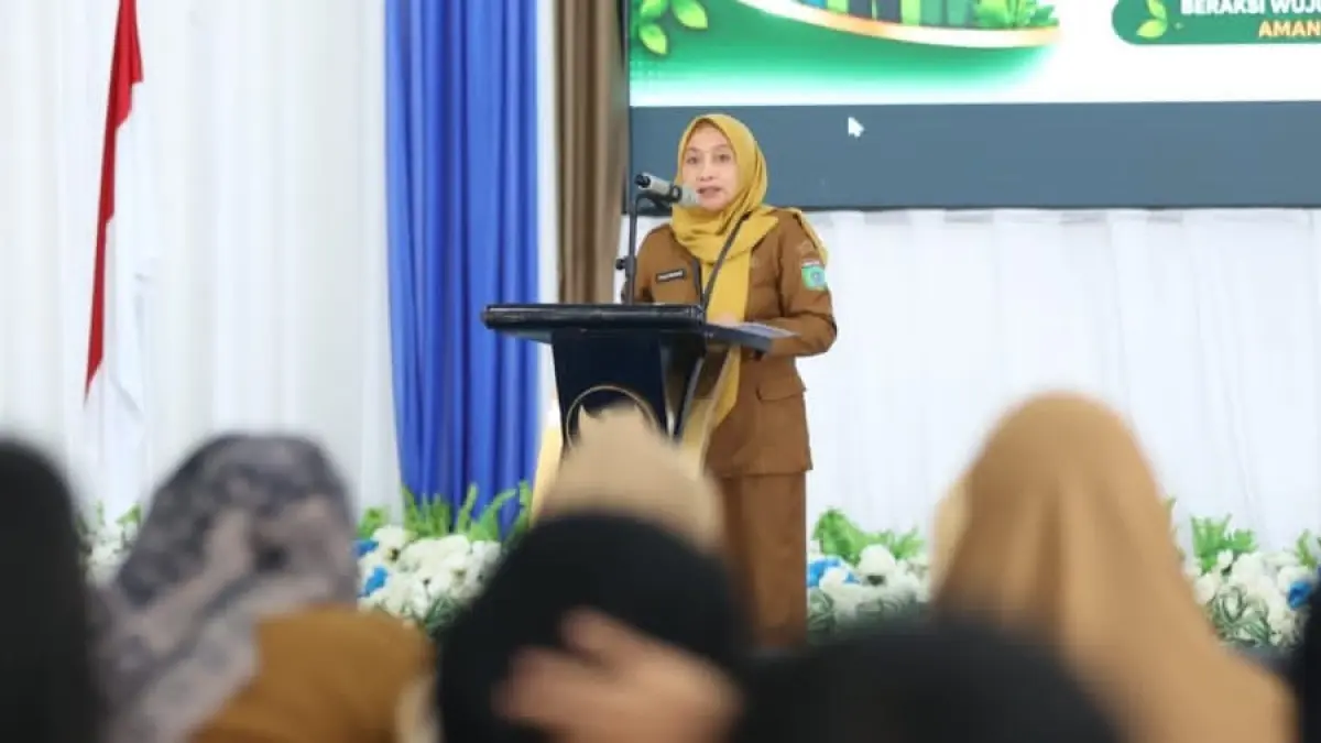PEMBUKAAN KKN: Sekretaris Daerah Tanah Bumbu Yulian Herawati membuka KKN Tematik Lingkungan Hidup Universitas Lambung Mangkurat (ULM) 2026 yang diikuti 300 mahasiswa di Pendopo Kantor Bupati Tanah Bumbu, Senin (13/7/2026).
