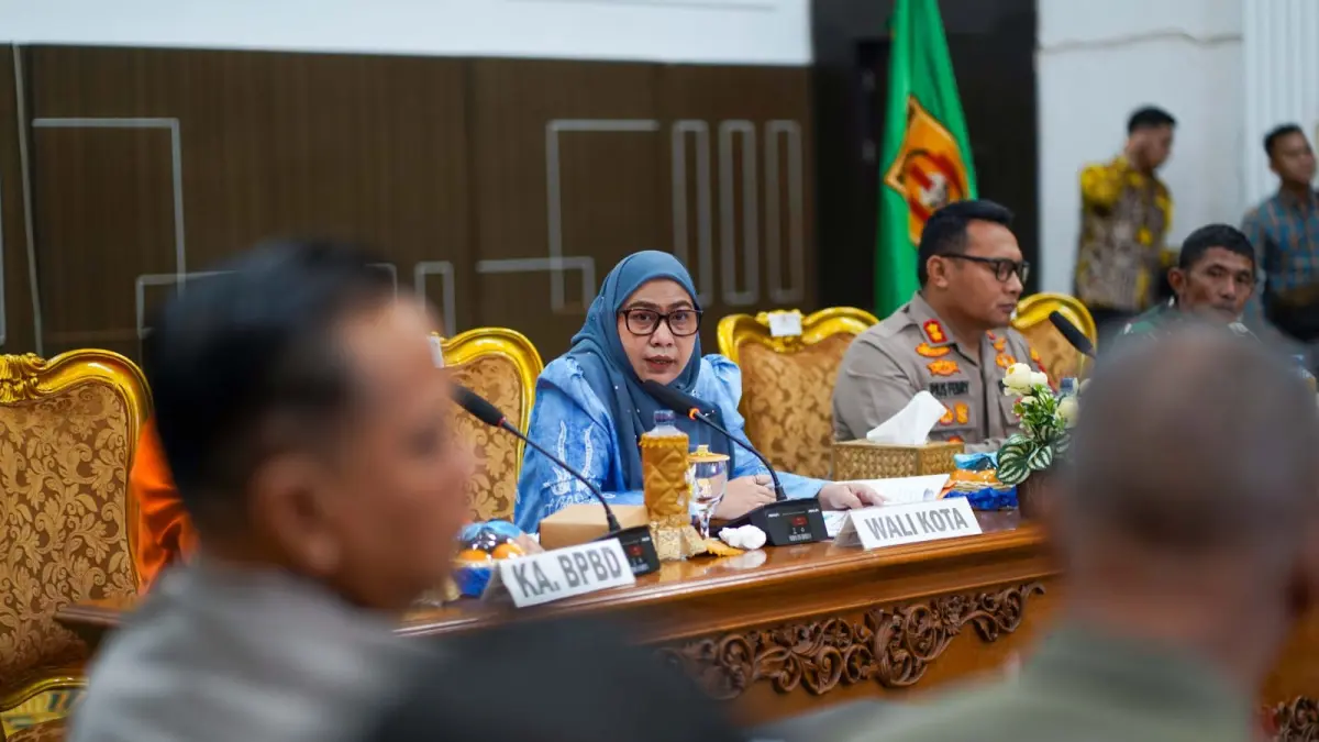 RAPAT: Pemkot Banjarbaru resmi menetapkan Status Siaga Darurat Karhutla dan Kekeringan 2026 (MC BANJARBARU UNTUK RADAR BANJARMASIN)
