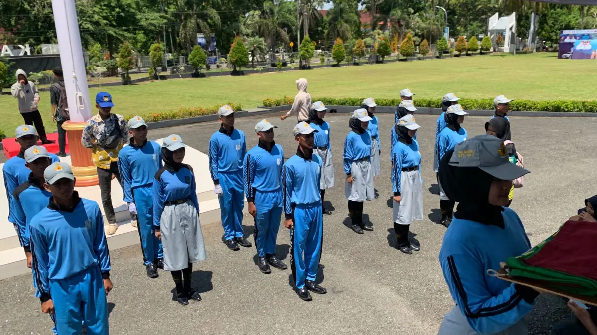 BERSAING: Para peserta Lomba Paskibra melakukan uji coba lapangan pada tahun 2025. (Foto : Dok Radar Banjarmasin)