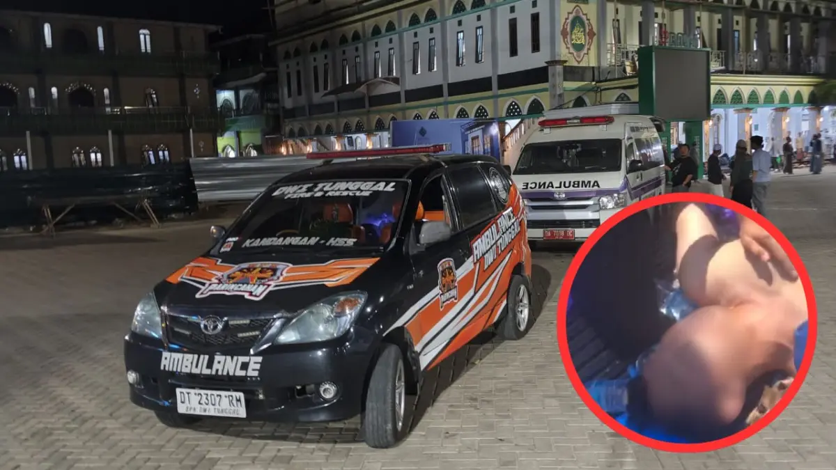 DIPULANGKAN: Ambulan mengantar jenazah Nabil ke rumah duka di Batulicin, Kabupaten Tanah Bumbu. Santri Pondok Pesantren Dalam Pagar Kandangan tersebut diduga tenggelam saat mandi di sungai kawasan Pagar Haur, Desa Jelatang, Kecamatan Padang Batung, Sabtu (18/7/2026). (Foto: Istimewa)&nbsp;