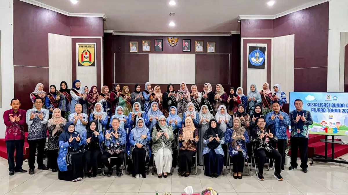 DOKUMENTASI: Momen foto bersama disela acara Sosialisasi Bunda PAUD Awards 2026.(Foto: MC Banjarbaru) 