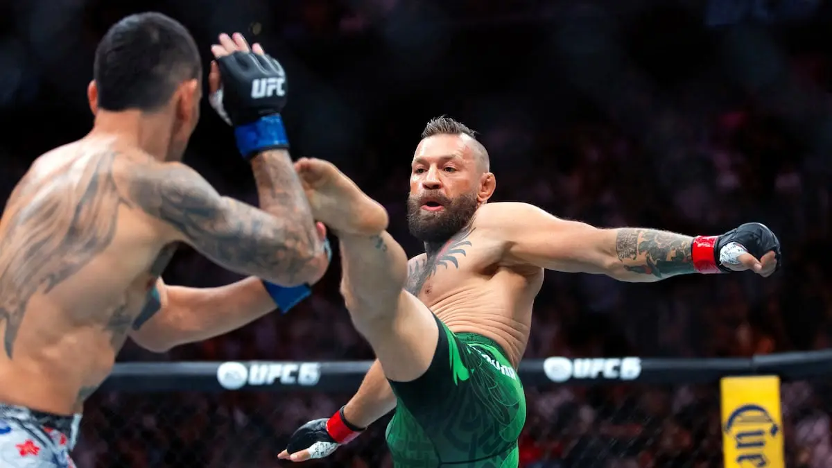 Fisioterapis olahraga Akhmad Ferdian, S.Ft., Ftr COMT saat memberikan keterangan mengenai cedera lutut yang dialami Conor McGregor dalam laga UFC 329 di Las Vegas, 11 Juli 2026. (dok web)