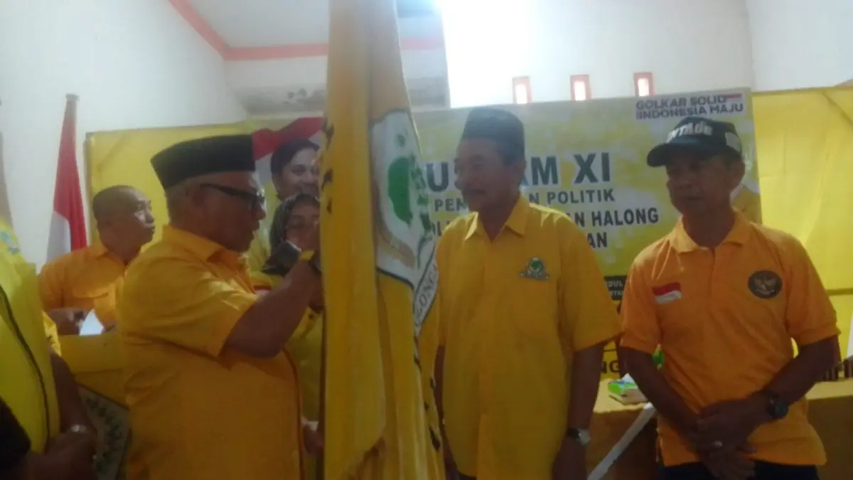 NAKHODA BARU: Ketua DPD Partai Golkar Balangan, H Abdul Haris Makie saat memberikan arahan kepada para pengurus kecamatan. (Saipul untuk Radar Banjarmasin)