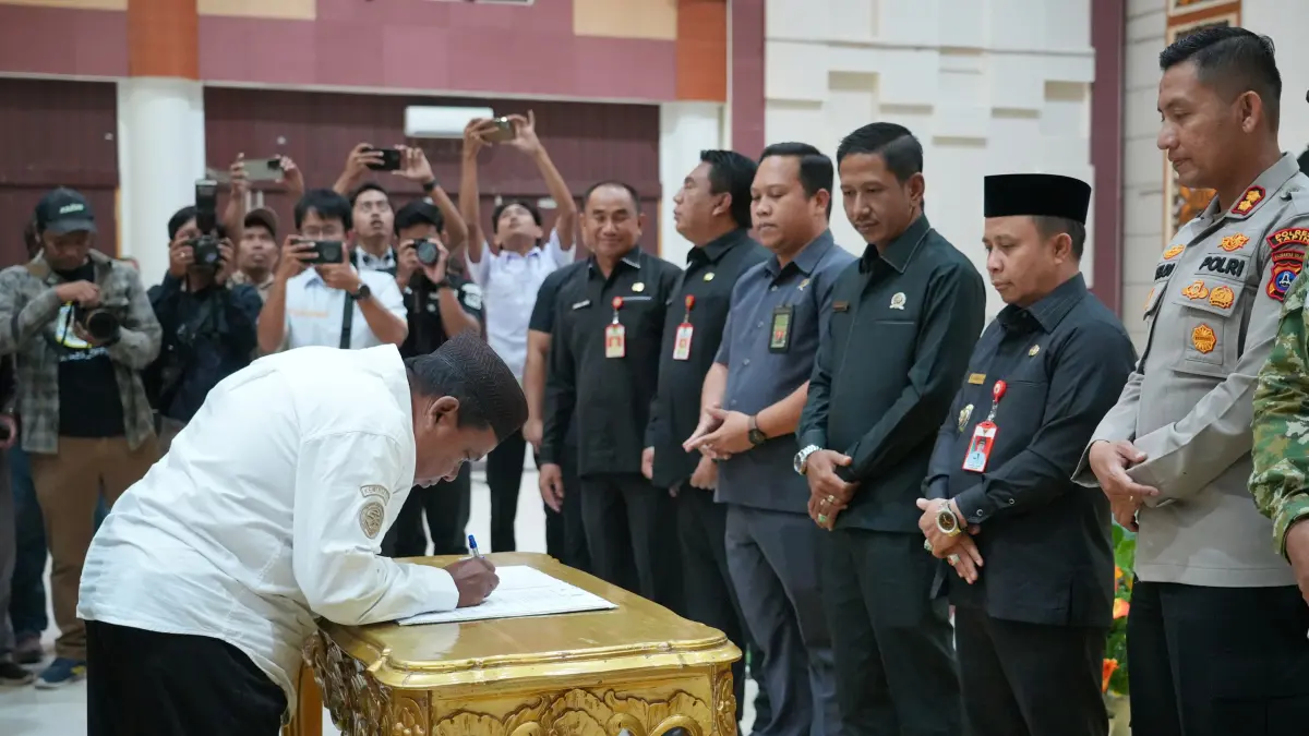 ADU GAGASAN: Para calon kepala desa yang ikut Pilkades, diharapkan adu gagasan.
Foto Adan&nbsp;