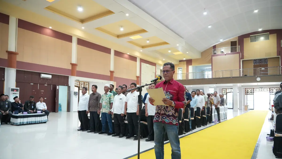 DEKLARASI DAMAI: Perwakilan calon kepala desa menyampaikan deklarasi damai.
Foto Adan&nbsp;