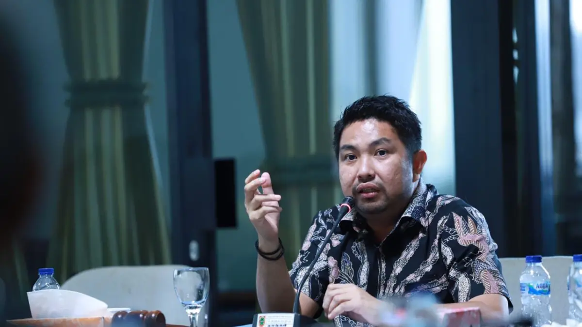 Anggota Komisi IV DPRD Provinsi Kalimantan Selatan, H.M. Syaripuddin (Bang Dhin), saat berbicara dalam sebuah forum. Bang Dhin menyoroti kasus belasan siswa atlet KKO SMAN 2 Banjarmasin yang tidak naik kelas dan mendesak Dinas Pendidikan Kalsel segera melakukan evaluasi menyeluruh. (M Idris Jian Sidik)