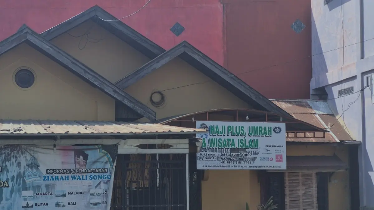 TAK TERDAFTAR: Fakta baru kasus gagalnya jemaah HST berangkat umrah. Travel ternyata tak terdaftar resmi. (Foto: Jamaluddin/Radar Banjarmasin).