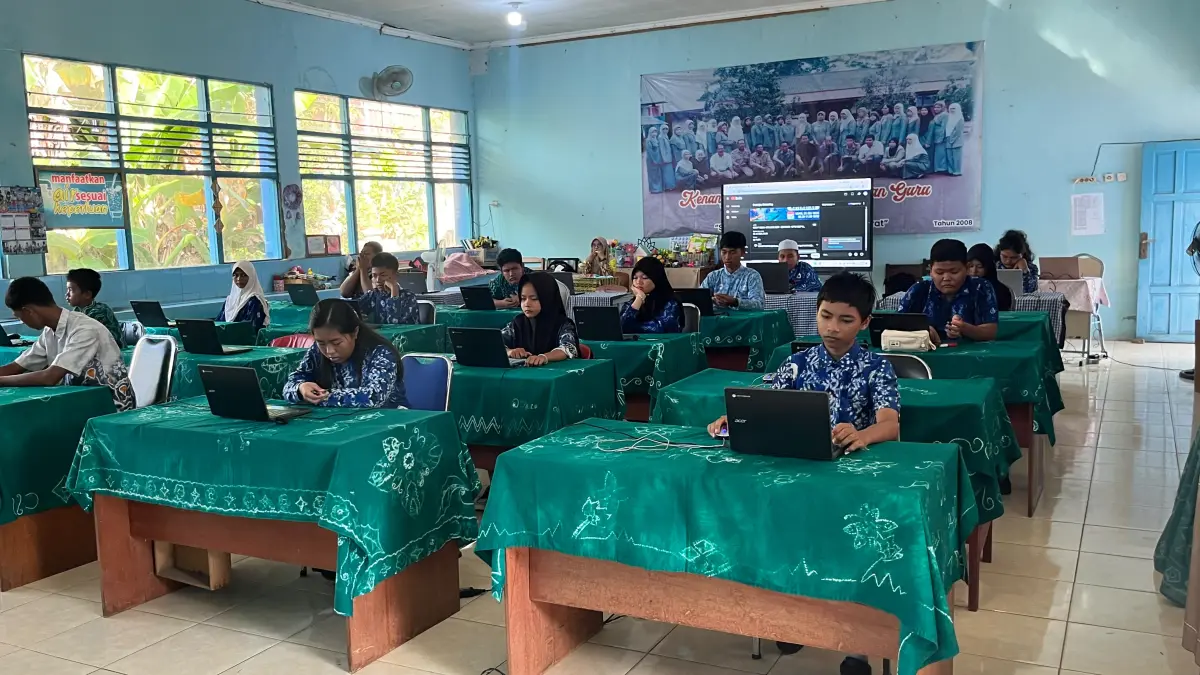 BERSAING : Para pelajar SMP di Tala saat mengikuti lomba OSN tingkat Provinsi Kalsel pada Kamis (23/7/2026). (Foto : Nurul untuk Radar Banjarmasin)