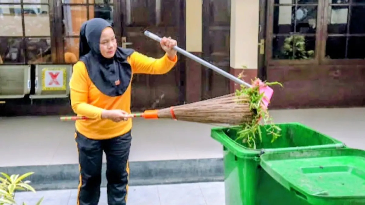 PREVENTIF: Pentingnya menjaga kebersihan lingkungan agar terhindar dari penyakit diare dan ISPA, saat kemarau saat ini. (Foto: Dokumentasi)