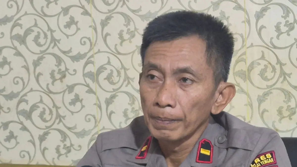 WAWANCARA: Kasi Humas Polres HST, Ipda Rusman Taufik membenarkan laporan tersebut. (Foto: Jamaluddin/Radar Banjarmasin).