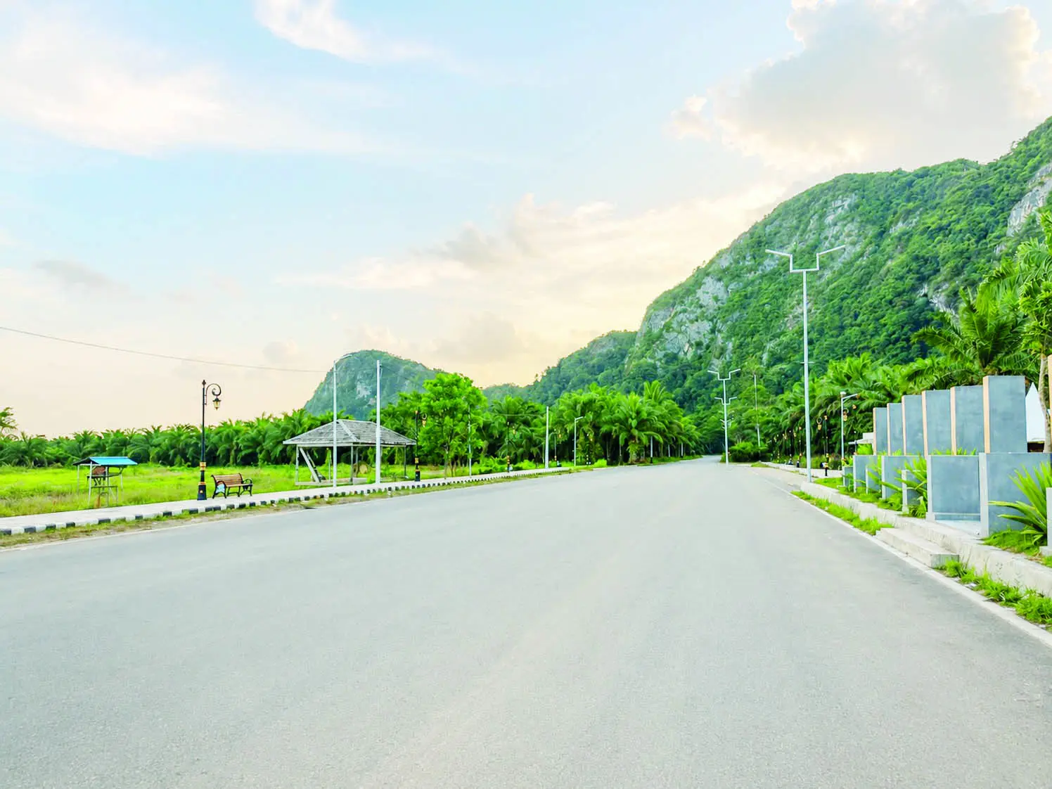 Panorama Perbukitan Karst
