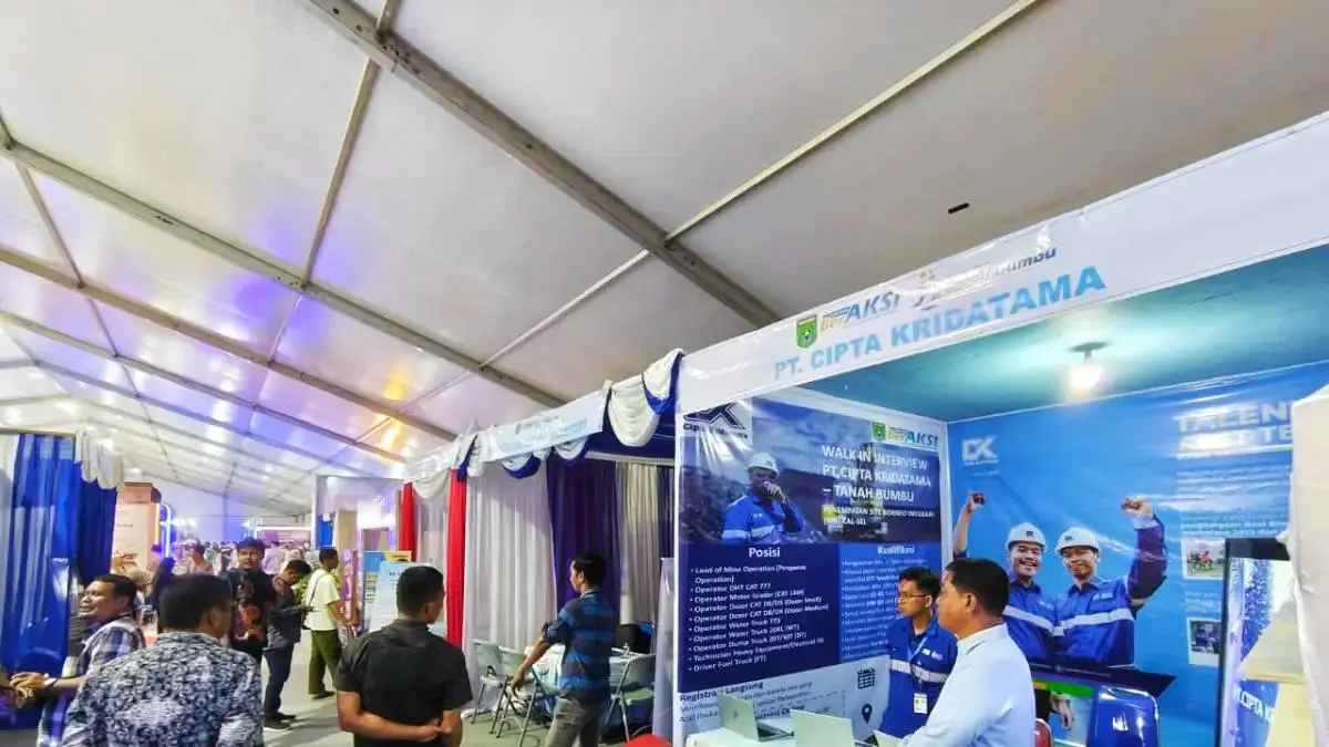 PELUANG KARIR: Sebagai upaya menekan angka pengangguran di Kota Banjarmasin, Pemko Banjarmasin menggelar Job Fair pada Agustus mendatang dan menyediakan 600 lowongan kerja. (Foto: Dokumentasi Radar Banjarmasin)