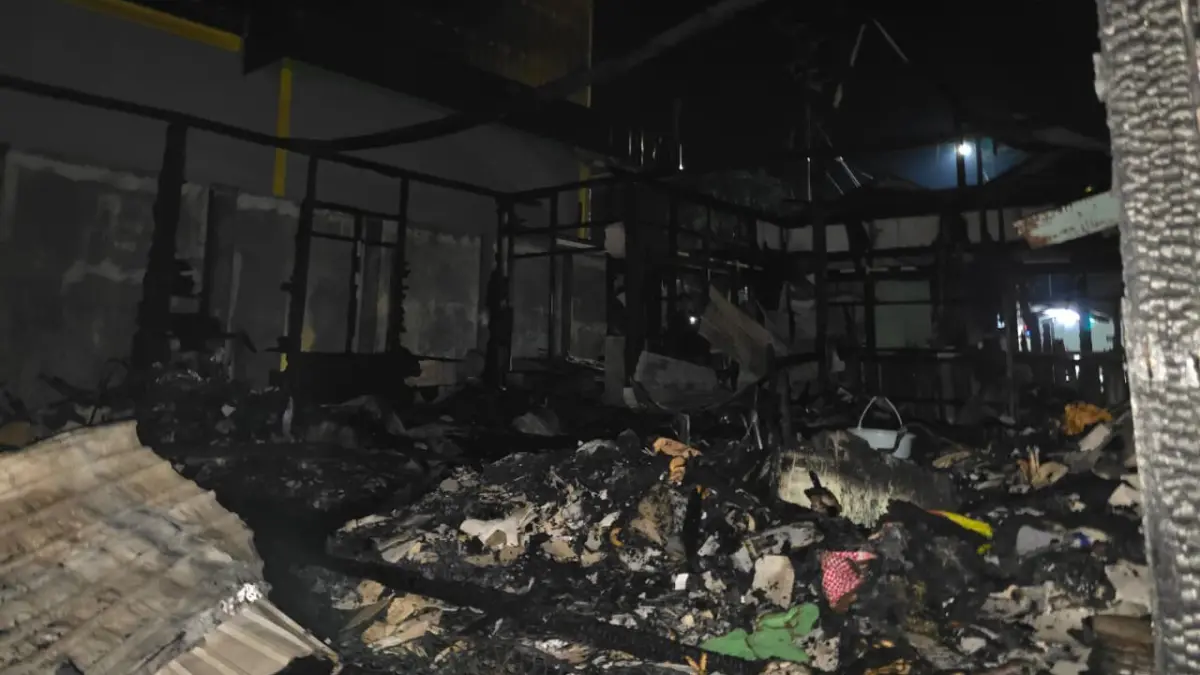 SISA KEBAKARAN: Kondisi rumah milik H Abdul Hadi di Kelurahan Batulicin, Tanah Bumbu, usai terbakar pada Ahad (26/7/2026) dini hari.