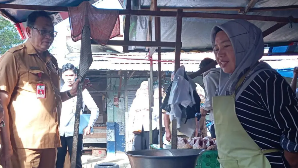 BISA NAIK: Harga ayam dan Telur diperkirakan naik jelang bulan maulid. (Foto Dok Radar Banjarmasin)&nbsp;