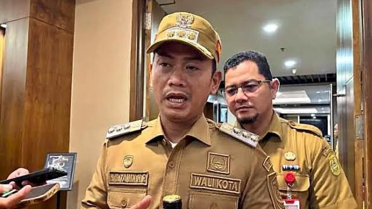 HARUS DISIPLIN: Wali Kota Banjarmasin Muhammad Yamin menegaskan sanksi praktik titip absen berlaku bagi seluruh pegawai di lingkungan Pemko Banjarmasin, termasuk juga BUMD, PJLP, dan tenaga outsourcing.