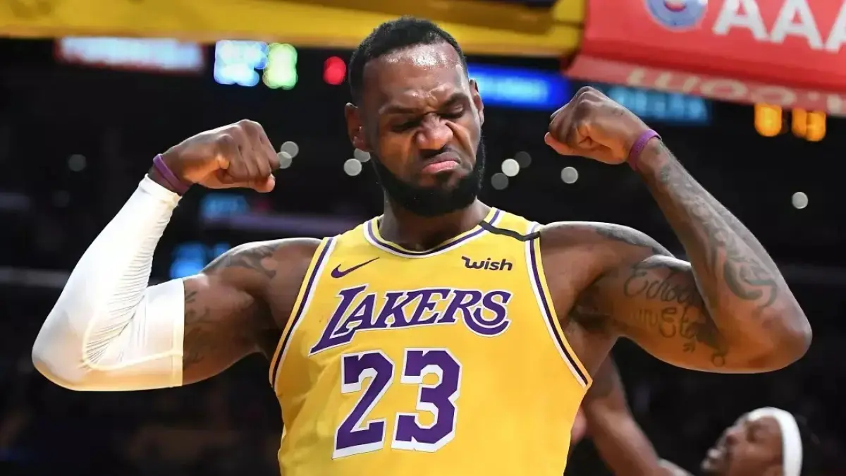 RESMI: LeBron James resmi bergabung dengan Philadelphia 76ers.&nbsp;