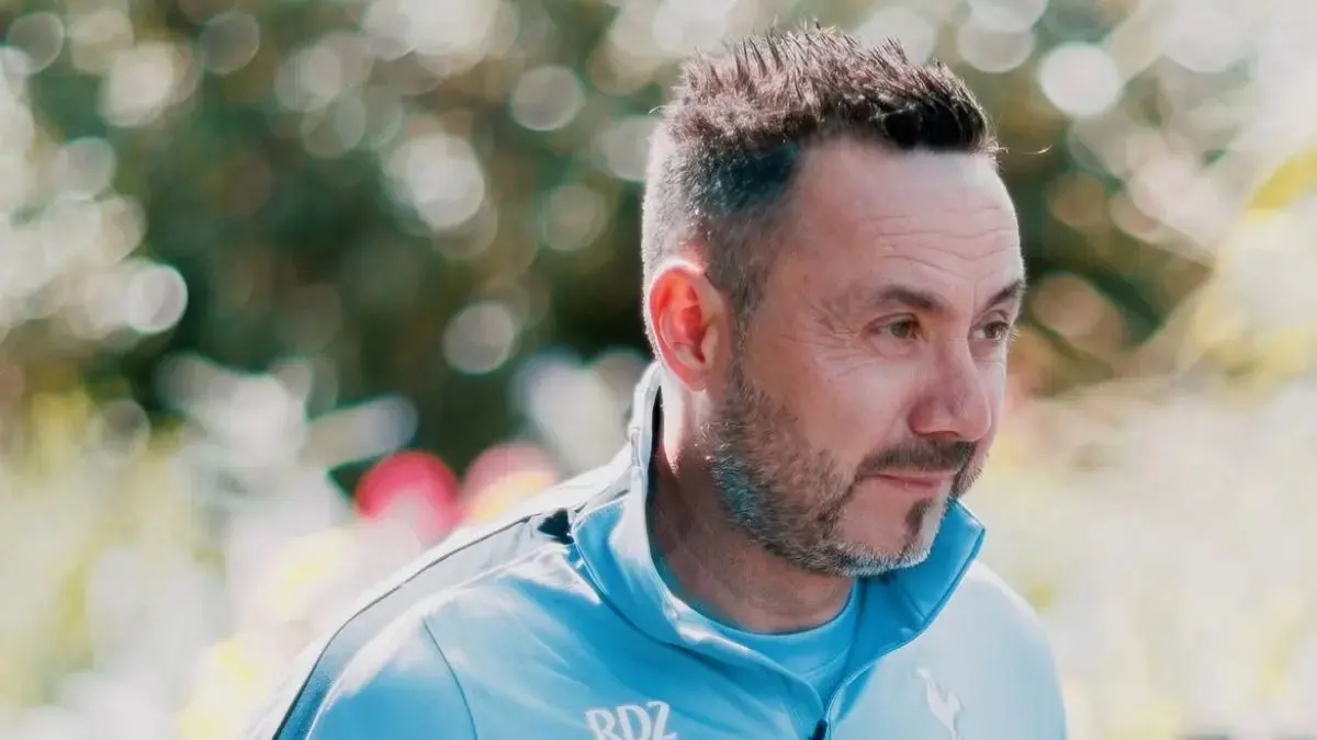 ULTIMATUM: Roberto De Zerbi ingin para pemainnya bangga dengan Tottenham Hotspur. (Instagram/@spursofficial)
