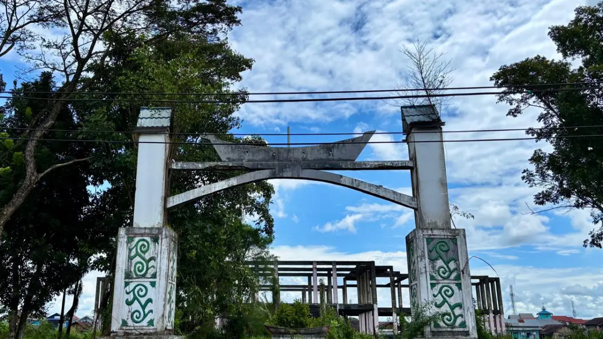 BAKAL DIGARAP: Eks rumah dinas Wali Kota Banjarmasin di kawasan Pulau Insan yang mangkrak bakal digarap menjadi ruang publik yang lebih bermanfaat. (Zulvan Rahmatan/Radar Banjarmasin)