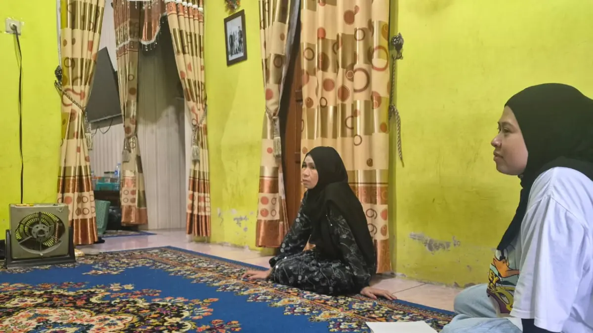 KEPASTIAN: Hj Fauziah memastikan jemaah umrah akan berangkat pada 2 Agustus mendatang. (Foto: Jamaluddin/Radar Banjarmasin)