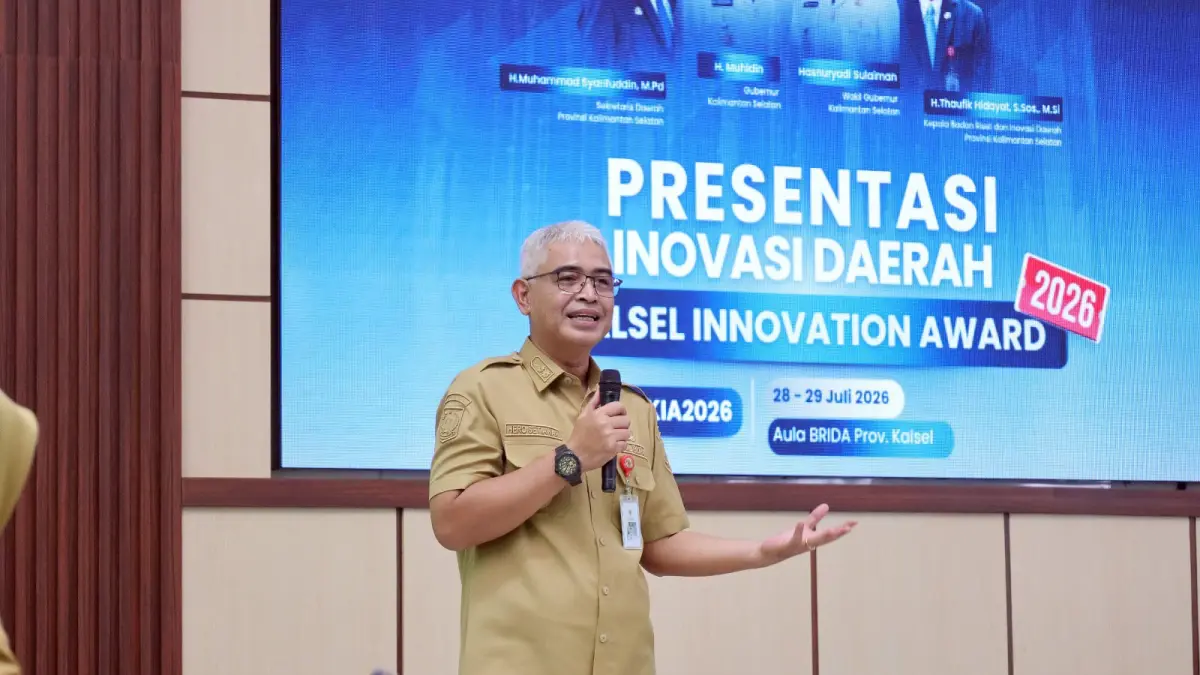 MOMEN: Wabup HSU, Hero Setiawan presentasi Innovation Award 2026 berkat inovasi PENA SAJIWA yang memperkuat pengawasan anggaran, pelayanan publik, dan pemberdayaan masyarakat. (Foto: Pemkab HSU)