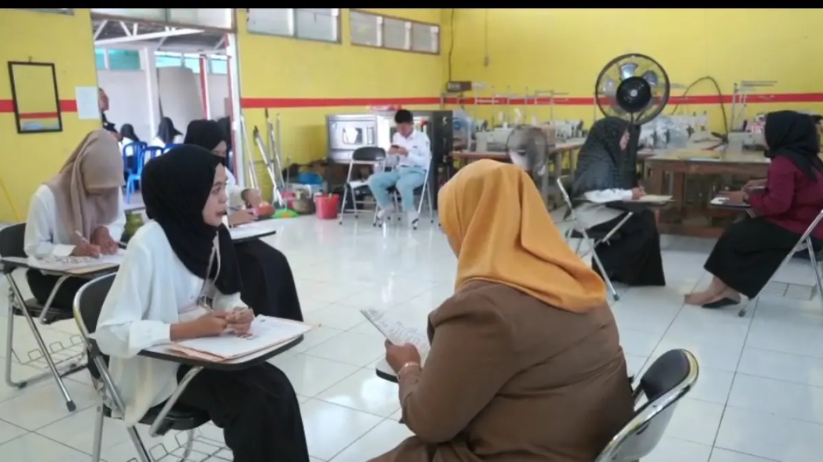 USULKAN PELATIHAN: Dinas Tenaga Kerja (Disnaker) Tapin akan mengusulkan pelatihan bagi pekerja yang kena PHK maupun keluarganya.
Foto Ibnu