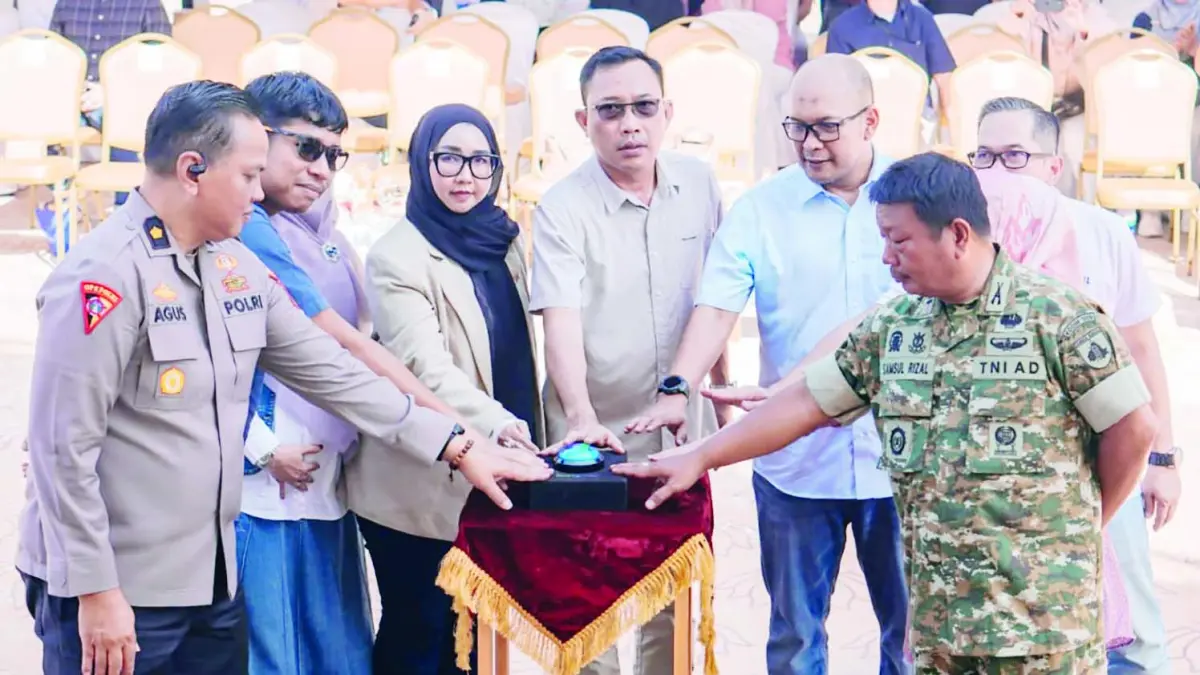 PELUNCURAN: Wakil Ketua Komisi II DPRD Kota Banjarbaru Liana menghadiri langsung peluncuran Program Kolaborasi Digitalisasi Pembayaran Pajak dan Retribusi Tahun 2026.