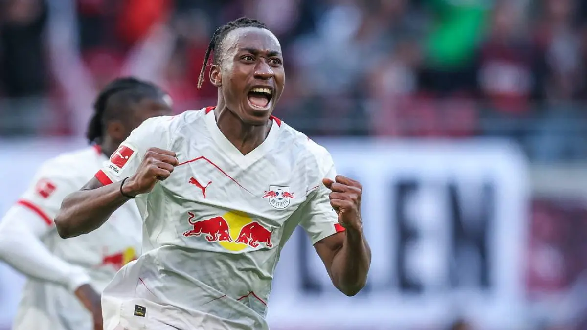 PEREBUTAN: Real Madrid dirumorkan masuk bursa perebutan winger potensial RB Leipzig, Yan Diomande.&nbsp;
(AFP)
