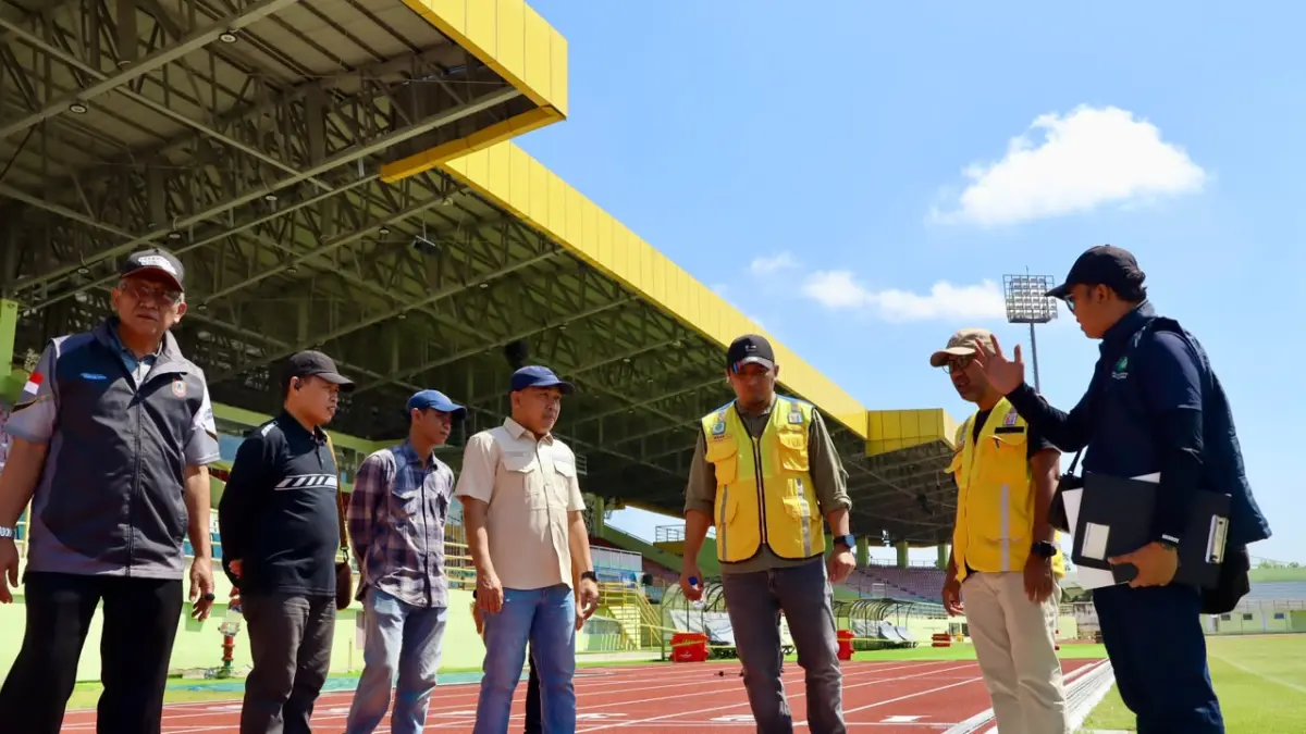 SERAH TERIMA: Prosesi serah terima lintasan atletik Stadion 17 Mei Banjarmasin, Jumat (31/7/2026). (M Idris Jian Sidik)