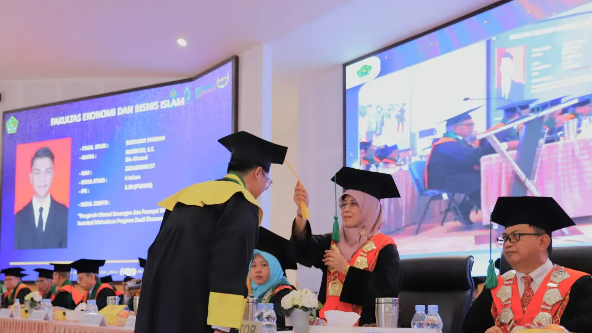 WISUDA: Sarjana UIN Antasari dibekali wawasan global.(Foto: Raudah Anisya/Radar Banjarmasin)&nbsp;