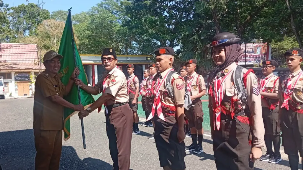 DILEPAS: Peserta Jambore Nasional XII Tahun 2026 dilepas oleh Mabicab HSS H Syafrudin Noor.
