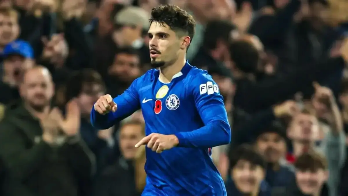 MEMBURU: Manchester City memburu Pedro Neto dari Chelsea. The Blues dikabarkan siap membuka negosiasi jika ada tawaran sekitar 70 juta poundsterling.&nbsp;
(Instagram @pedroneto_30)